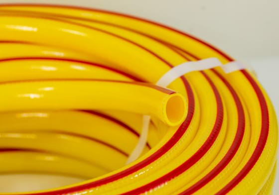 Полив Шланг поливочный армированный ПВХ HORK, 3-слойный, 1/2"x25м силикон желтый с красной полосой, артикул 64842