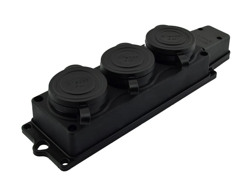 Колодка 3гнезда с крышками каучук черная с заземлением евро 16A, артикул 602230