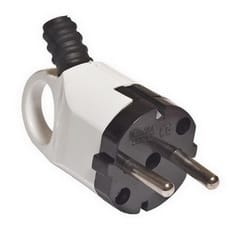 Вилка с заземлением угловая с кольцом белая 16А 250В, артикул 1011