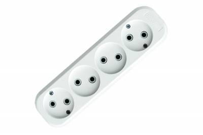Удлинитель 4гнезда х 3м с заземлением белый (ПВС 3*1,0)  UNIVersal, артикул 19143