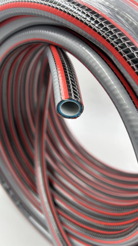 Полив Шланг поливочный ТРИУМФ,2-е армирование 6-слойный,1/2"x25м, артикул 64782